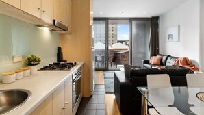 Fridge, microwave, oven, stovetop - The heart of the CBD - 2BR Modern Apt Wi-Fi (Adelaide)
