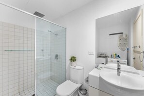 Doccia, asciugacapelli, asciugamani