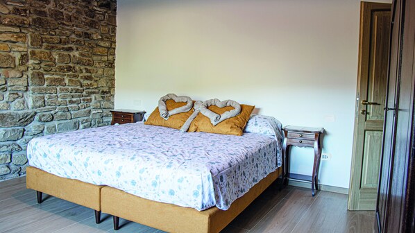 Appartement traditionnel | 2 chambres, ameublement unique, literie fournie