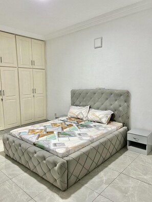 2 bedrooms, iron/ironing board, WiFi, bed sheets - Charmant, Appartement de 2 Pièces Situé à Angre (Abidjan)