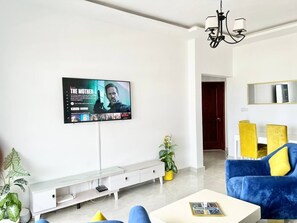 Living area - Charmant, Appartement de 2 Pièces Situé à Angre (Abidjan)