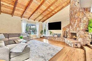 TV, offices - Massive Resort Style Oasis with Heated Pool & Spa (El Cajon)