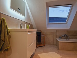 Hair dryer, toilet paper - Vacation home Am Wangermeer (50 meters from the water and pet-friendly) (Wangerland)