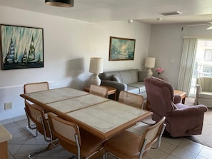 Smart TV, books - Cocoa Beach Club 223 ocean front property, direct beach access large heated pool (Cocoa Beach)