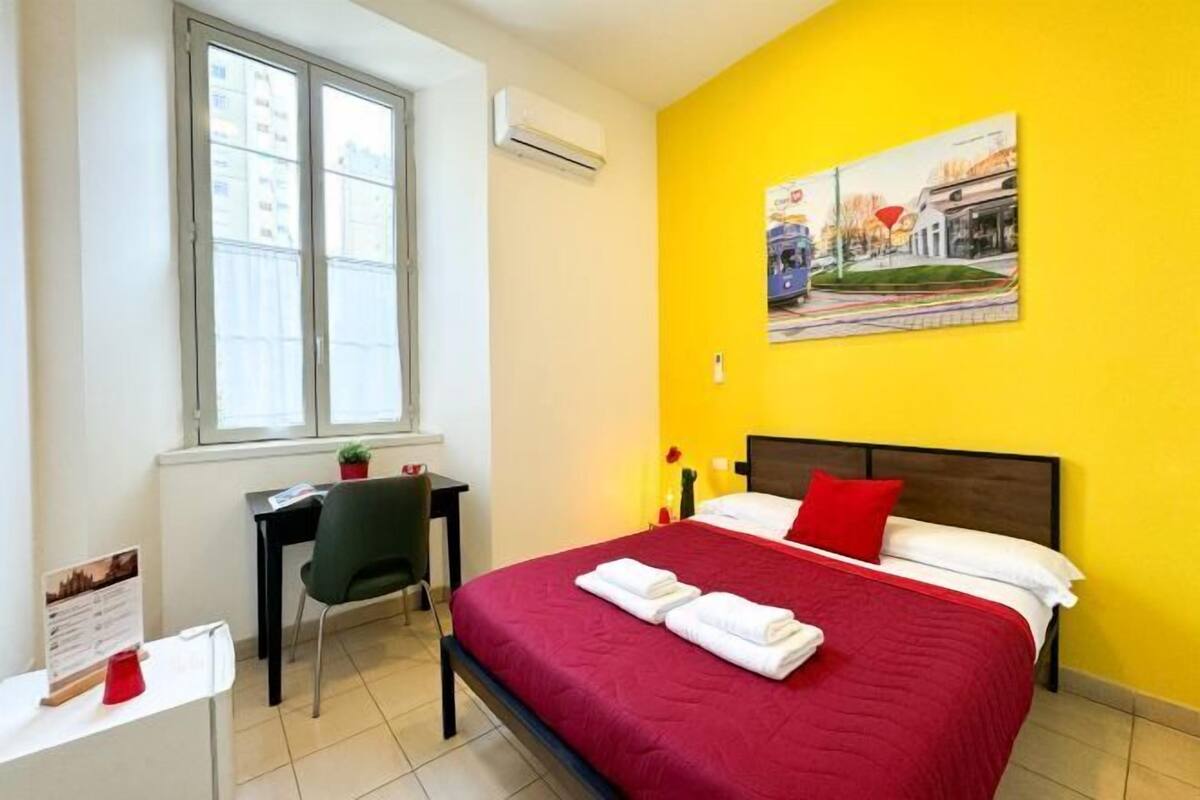 Free WiFi, bed sheets
