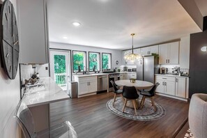 Fridge, oven, stovetop, dishwasher - 2 King Beds | Free Parking | Arcade | Grandview (Pittsburgh)