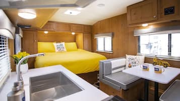 Comfort Suite | 1 bedroom, premium bedding, down comforters, individually decorated