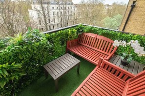 Property grounds - Stunning 3BR 2BA in ♥️ the of London ❄️ Air Conditioning ☀️ Balcony | Sleeps 6 (Greater London)
