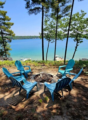 Property grounds - Lake View & Access/Hot Tub/5000 Arcade Games/Pool Table/Pontoon for Rent (Kalkaska)