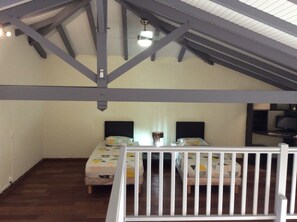 2 Schlafzimmer, Zimmersafe, Schreibtisch, Reisekinderbett