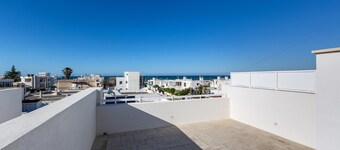 Bina House by BarbarHouse