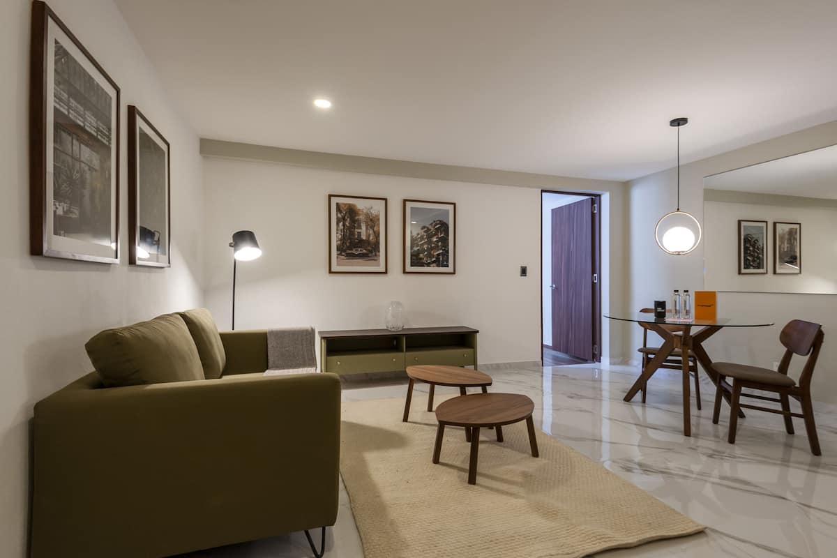Apartment (403) | Living area