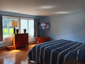 2 habitaciones, tabla de planchar con plancha, wifi y ropa de cama