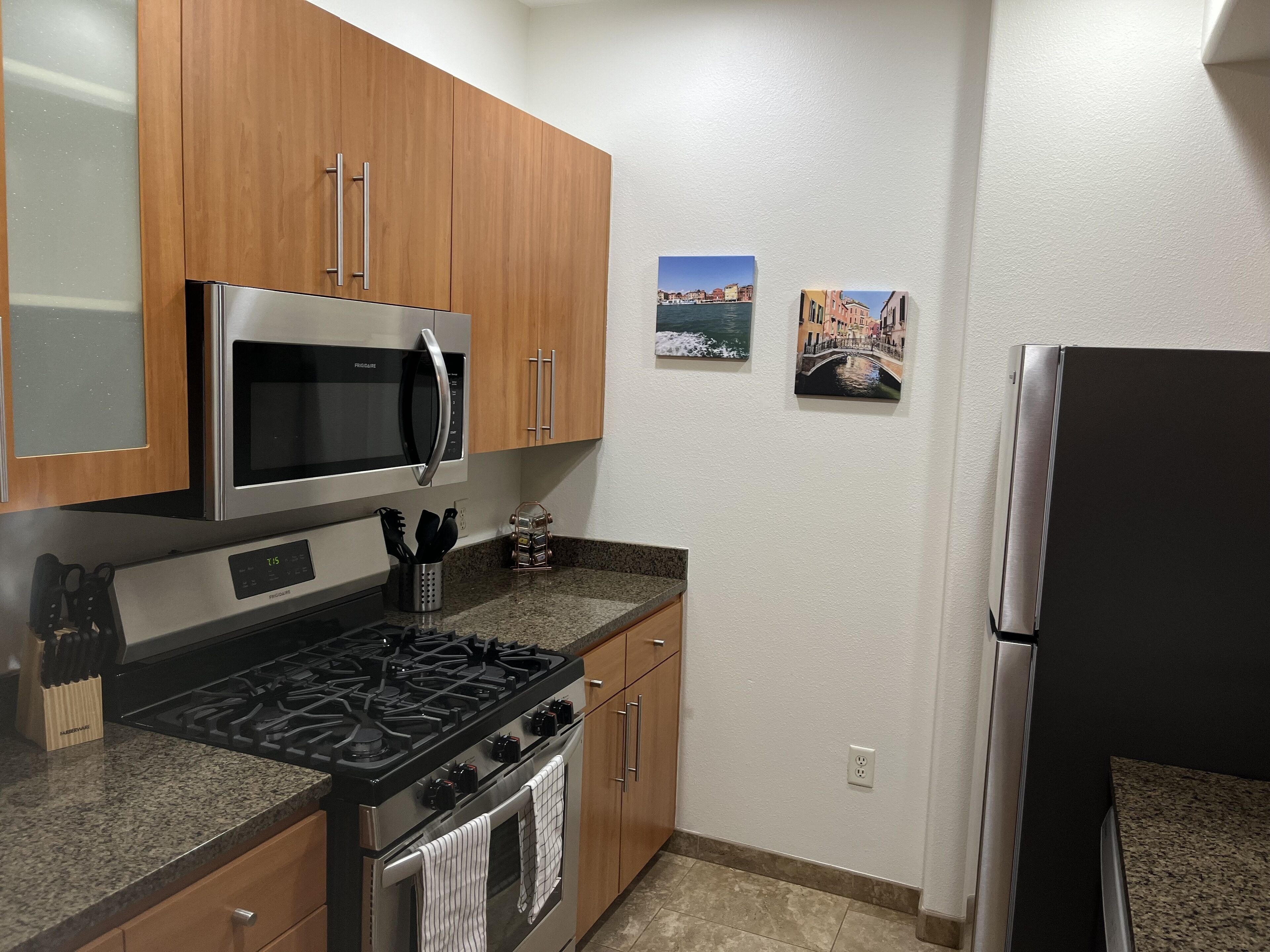 Beautiful gated 2 bedroom 2 bath condo in the heart of  North Scottsdale.