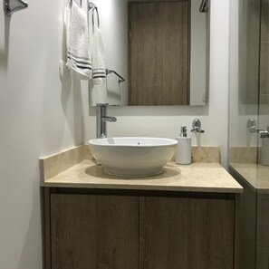 Handtücher, Seife, Toilettenpapier