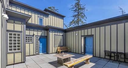 Sooke Harbour Penthouse