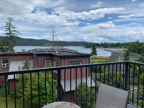 Ocean View Townhome - Sooke Harbour Marina