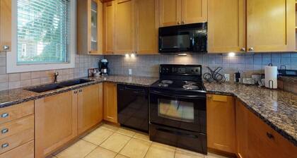 Sooke Harbour Getaway