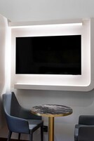 Exclusive Double Room, 1 King Bed | Premium bedding, down comforters, in-room safe, individually decorated