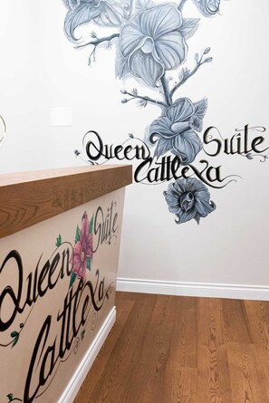 Reception - Queen Catlleya Suite (Genoa)