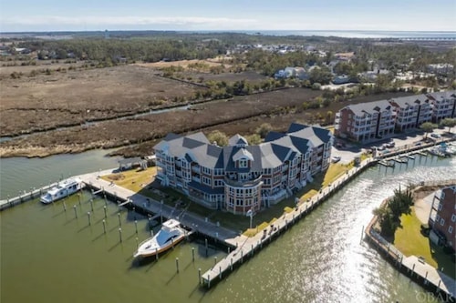 BRING YOUR BOAT. Guest able to dock boat while during their stay. 