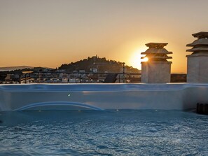 Outdoor spa tub - Vila Burin - four star villa with private pool, rooftop hot tub and parking (Tribunj)