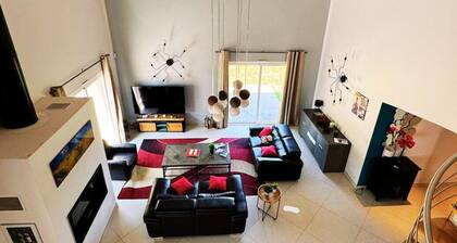 Villa Moderne Avec Piscine LOT Cressensac à 500m des Commerces