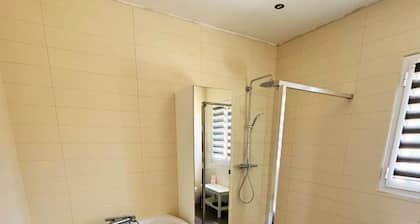 Villa moderne piscine chauffée LOT CRESSENSAC proche commerces classée 3 étoiles