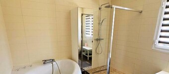 Villa Moderne Avec Piscine LOT Cressensac à 500m des Commerces