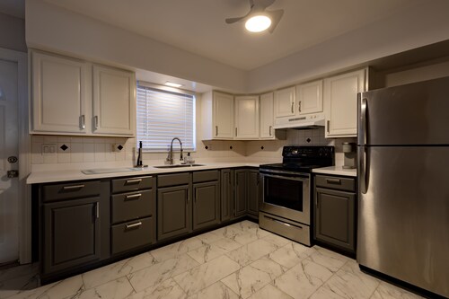 Elegant space, close to the beach, restaurants and bars!