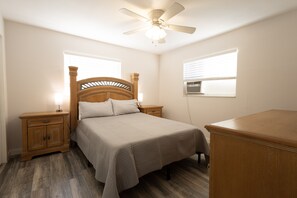 2 室のベッドルーム、アイロン / アイロン台、WiFi、ベッドシーツ