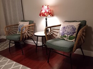 Comfort Room 1 King Bed, Private Bath | Individually furnished, desk, laptop workspace, blackout drapes - Fairmount House at The Mann (Philadelphia)