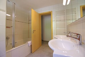 Badekar og hårføner