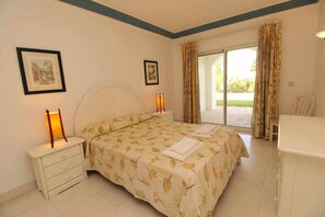 2 bedrooms, iron/ironing board, travel crib, free WiFi