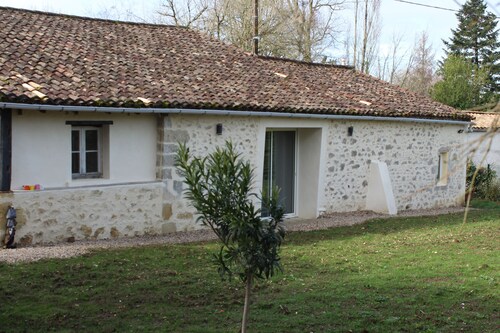 Maison de Campagne Rénovée de 140m², Pouvant Accueillir 6 Personnes