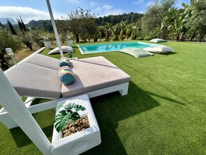 حمّام سباحة خارجي