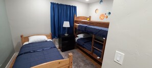 5 chambres, fer et planche à repasser, Wi-Fi, draps fournis