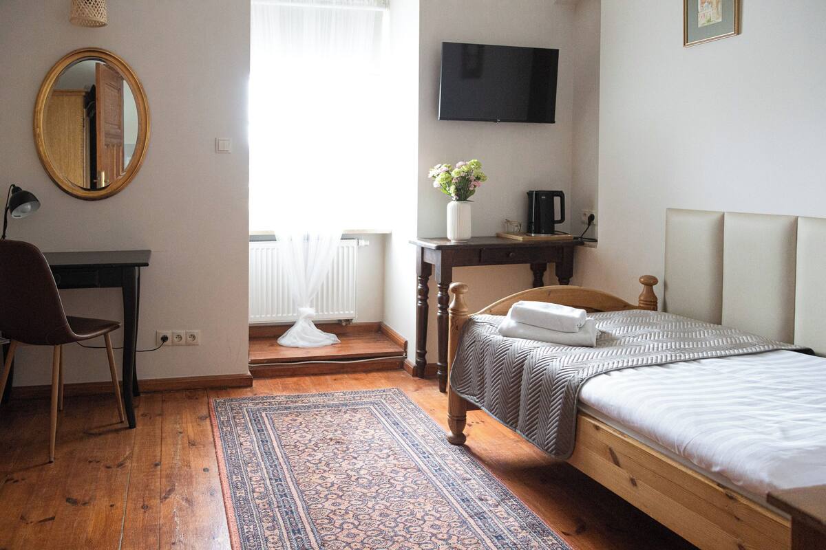 Basic Room | WiFi (free), bed sheets