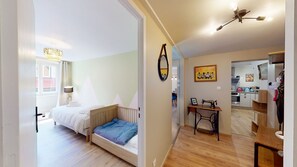 3 bedrooms, iron/ironing board, free WiFi, bed sheets