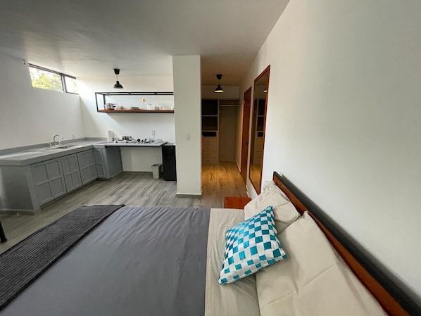 1 habitación y ropa de cama