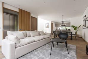 Apartment, 3 Bedrooms, Terrace (3B) | Living area