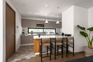 Apartment, 3 Bedrooms, Terrace (3B) | Private kitchen