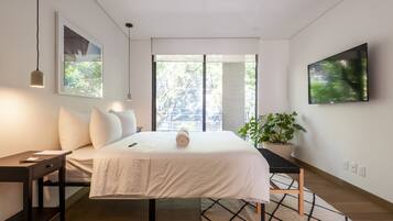 Apartment, 3 Bedrooms, Balcony (2) | 3 bedrooms, premium bedding, down comforters, individually decorated