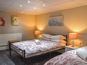 1 bedroom, free WiFi, bed sheets - Apartment 786 at The Granville (Blackpool)