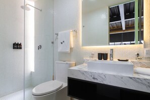 Studio (203) | Badezimmer | Dusche, Regendusche, Haartrockner, Fußbodenheizung (Badezimmer)