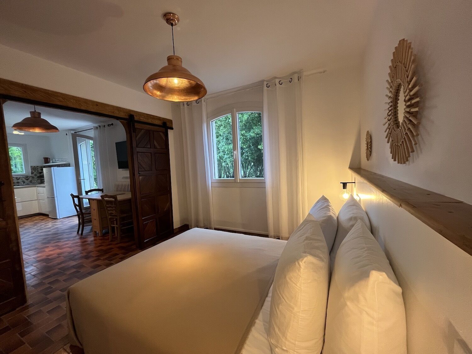 1 chambre, fer et planche à repasser, Wi-Fi gratuit, draps fournis