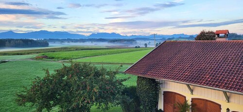 Ruhig gelegene Erdgeschoss Wohnung mit eigener Terrasse und Bergblick