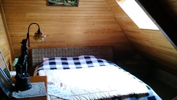 4 bedrooms, iron/ironing board, bed sheets