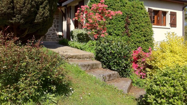 Exterior - Jolie Maison au Calme Dans un Joli Village Classé (La Roche-Canillac)