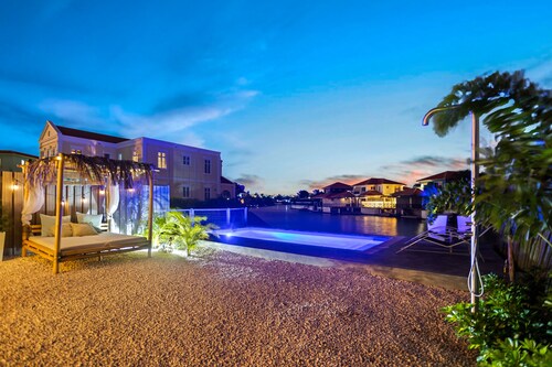Kas Azul - Water front with private pool